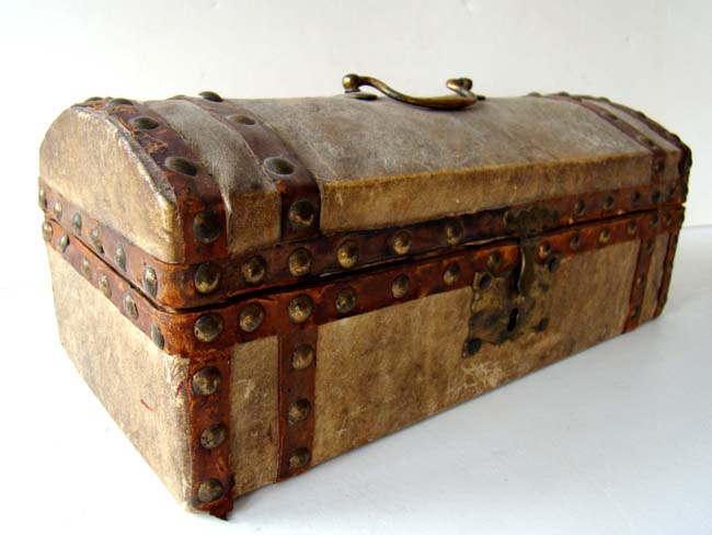 A charming early 19th century American leather covered valuables box circa 1810 — image 3